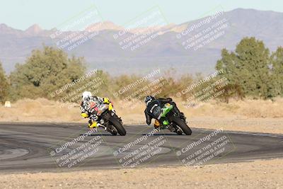 media/Dec-07-2025-CVMA (Sun) [[3e7d2de5dc]]/Race 18-Formula Twins-Formula 40 UL/